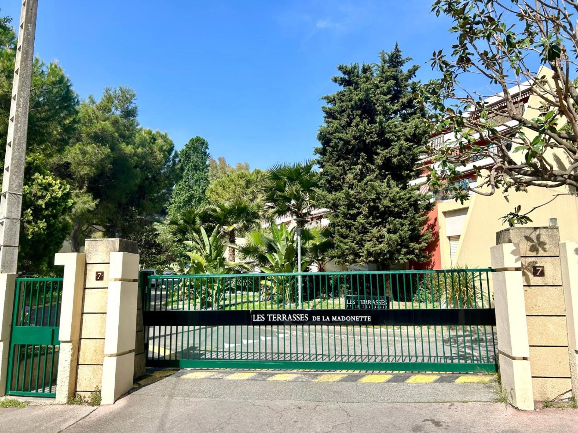 ניס Appartement Luxe - 3 Pieces Avec Vue Mer, Piscine Et Tennis מראה חיצוני תמונה